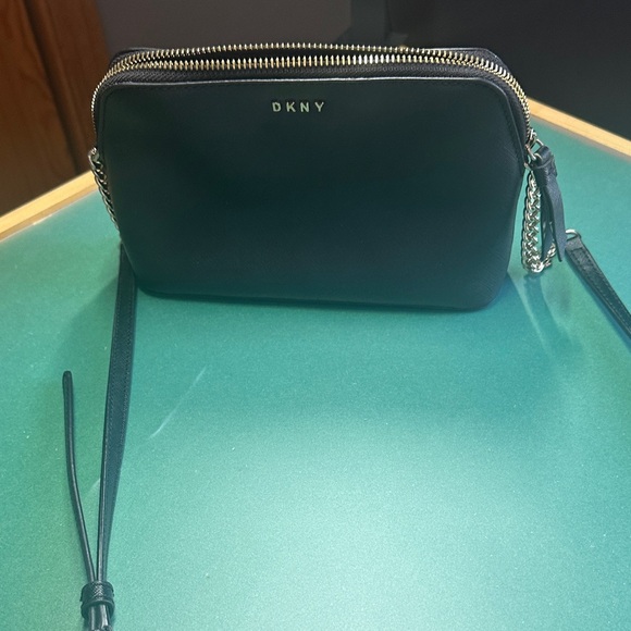 DKNY Black Crossbody Bag with Gold Chain - Picture 9 of 16